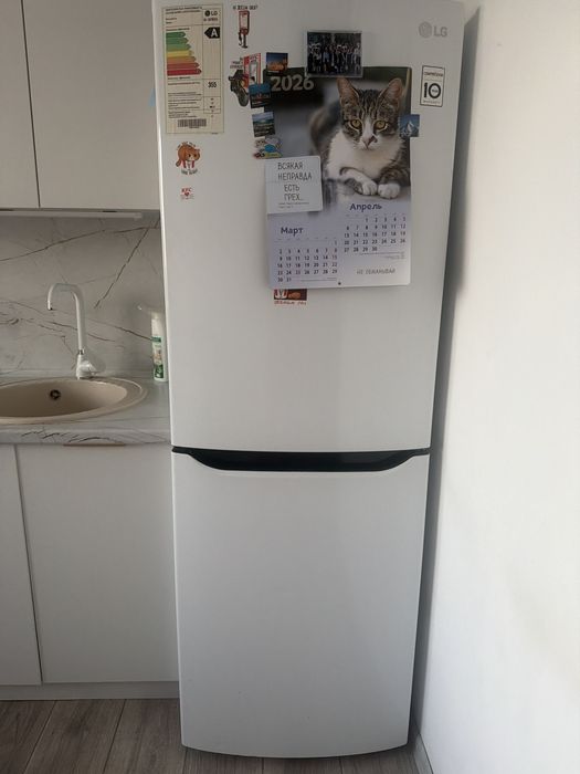 Срочно продается Холодильник LG