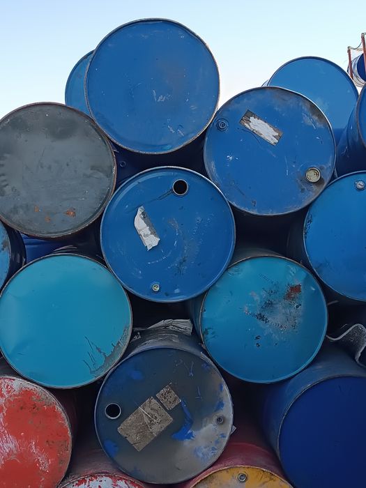 Бочку прдам 200 литровый