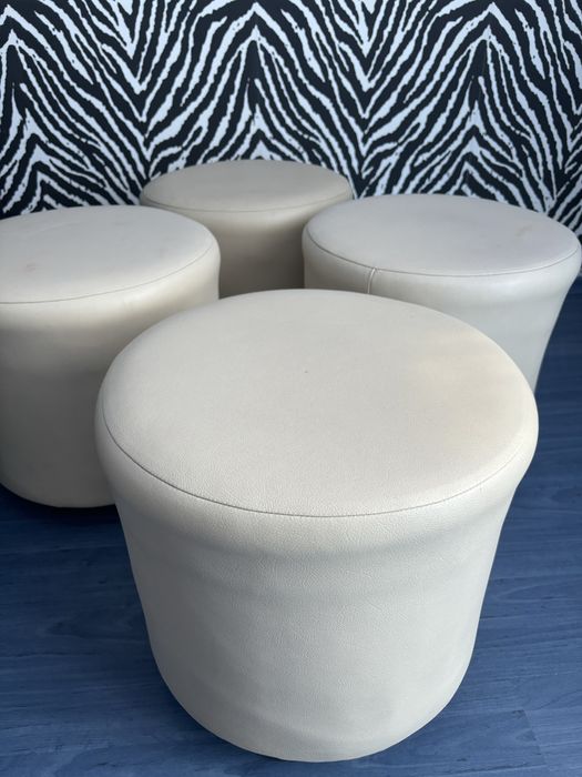 Разтегателен диван + 4 табуретки