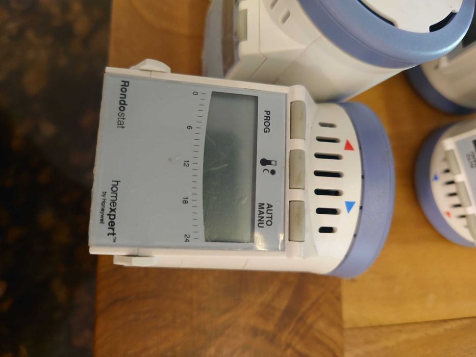 Термо глави за радиатори