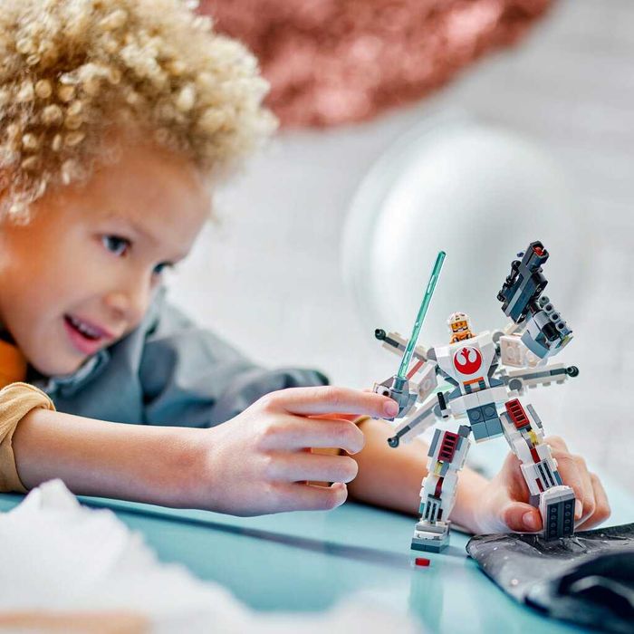 LEGO Star Wars 75390 — Luke Skywalker Mech