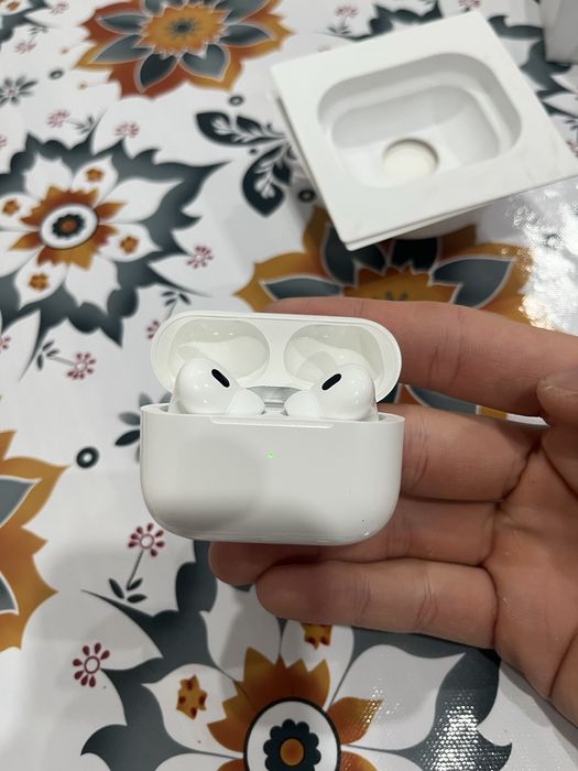 Продам новую Airpods pro Lux