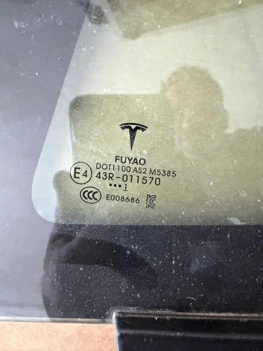 Geam coltar dr spate TESLA S