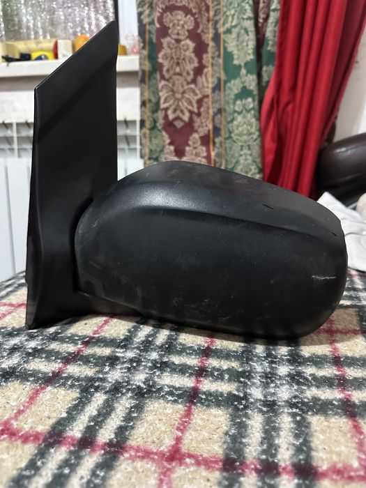 Продам зеркола задний видя