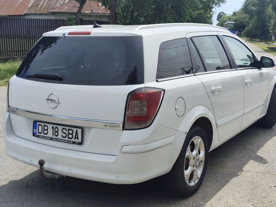 OPEL Astra 2011 — imagine 5