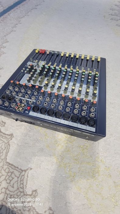 “Soundcraft MFX8/2 original mikser sotiladi”