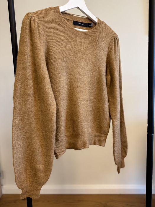 Vero Moda мек пуловер в тютюнев цвят