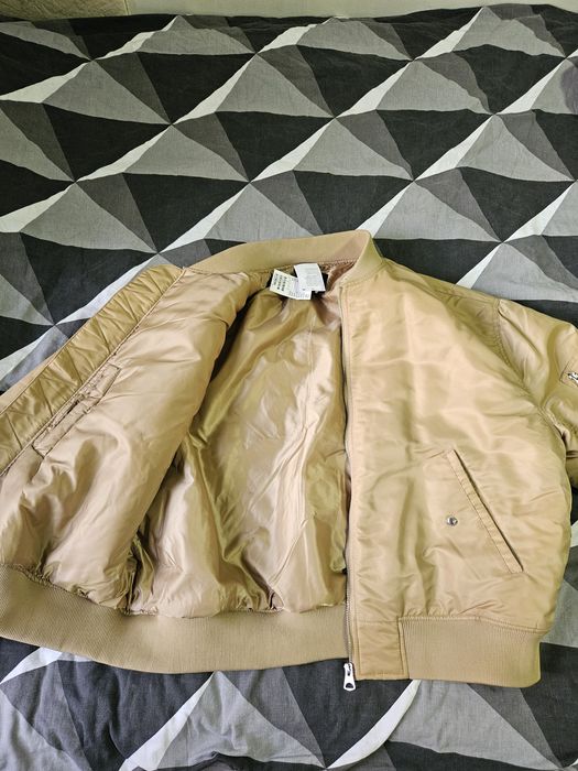 Продам куртку H&M