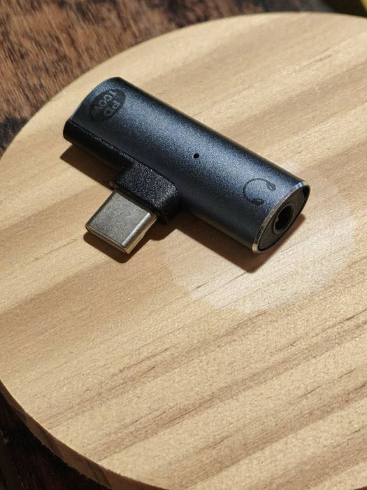 Lightning към 3.5 мм жак адаптер-преход