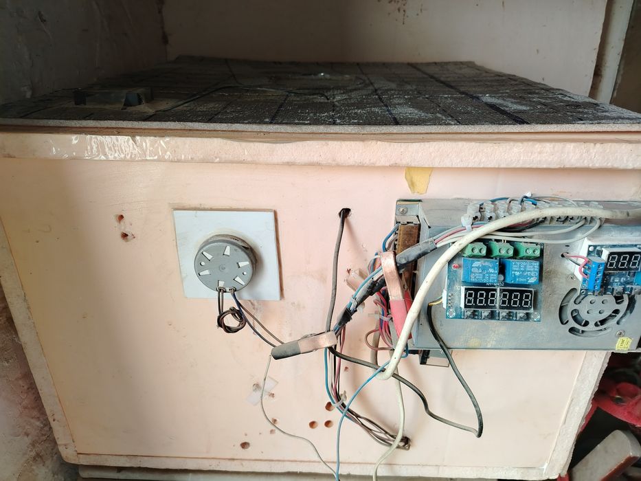 Инкубатор продаетса