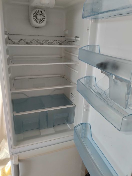 BEKO.Хладилник с долен фризер