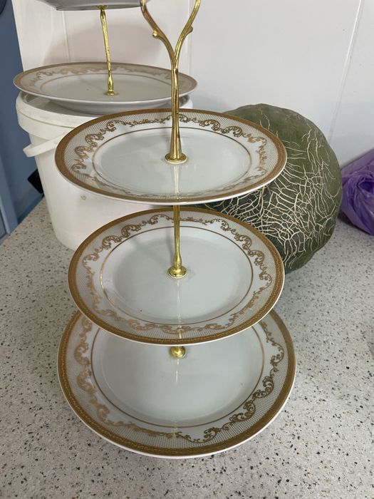 Тарелки трёх ярусные