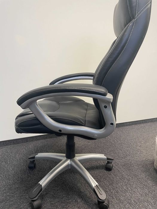 Ергономичен директорски стол