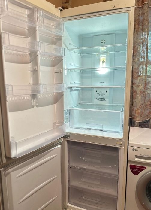 Продам холодильник LG