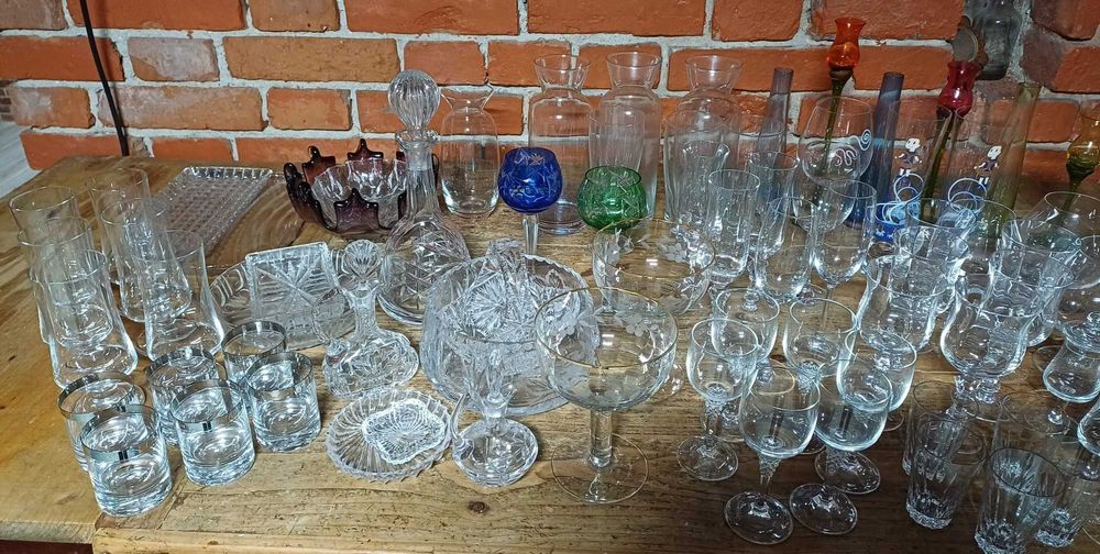Pahare și sticle din cristal și sticlă  – 70 buc, modele diverse