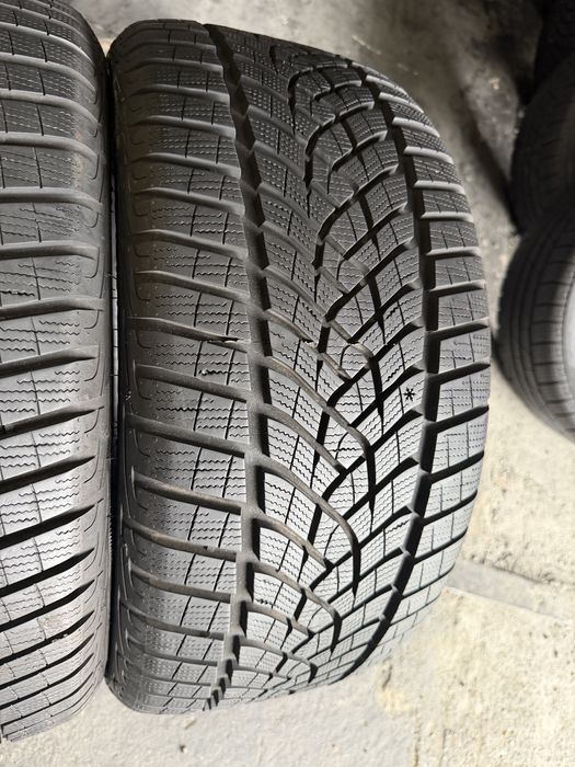 4 anvelope iarna 245/40/18 , GoodYear , DOT 4521 , 7.3-8.7 mm !