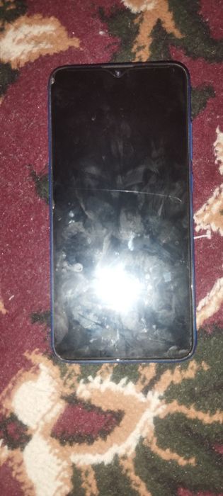 Redmi 8A 3:32 srochni sotiladi