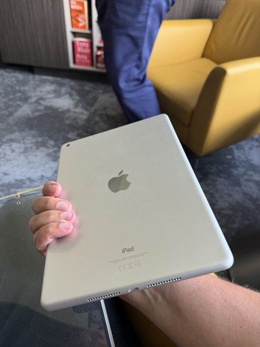 iPad 2021 9th gen 64Gb aproape nouă