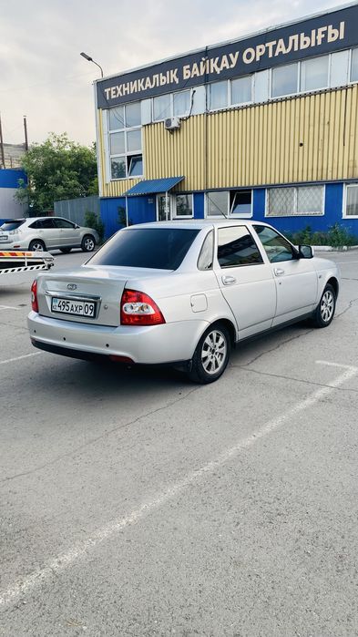 Продам Приору Люкс