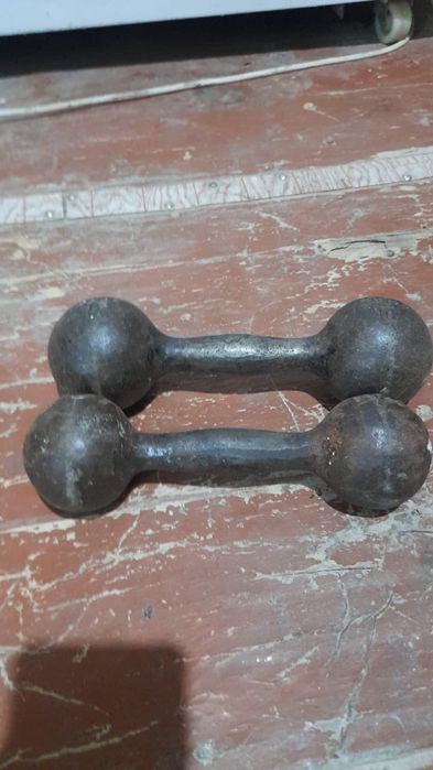 Продам гиру и гантели