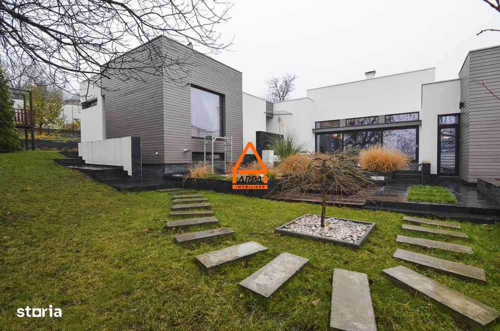 Casa / Vila de lux - 400 mp , 2800 mp teren – Bucium