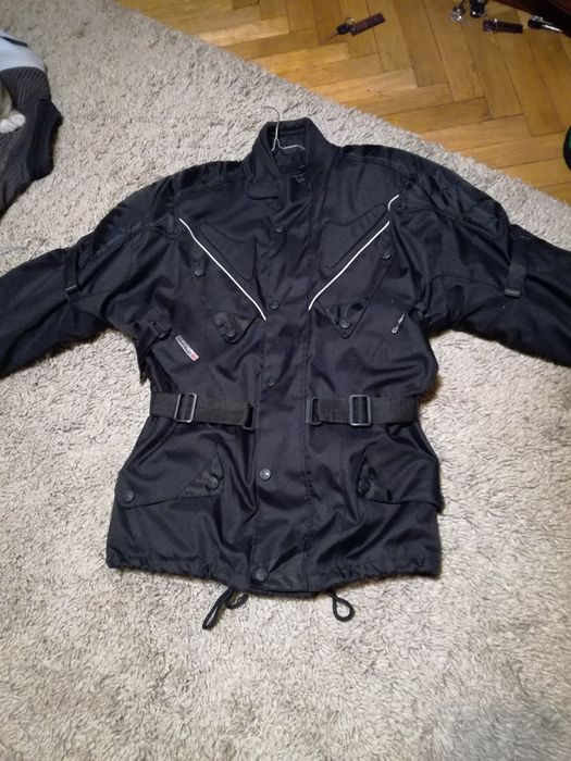 Vând Costum moto nou