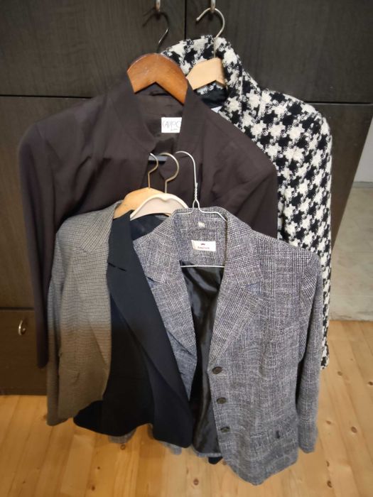 Продавам яке и сака zara