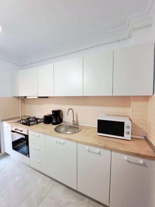 Inchiriez ap 3 cam TERMEN LUNG -zona Campus, Solid Residence Jadului