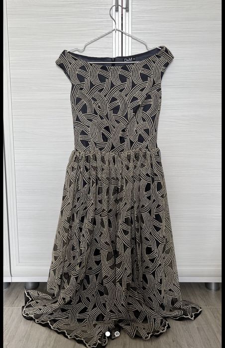 Платья каждая по 5000