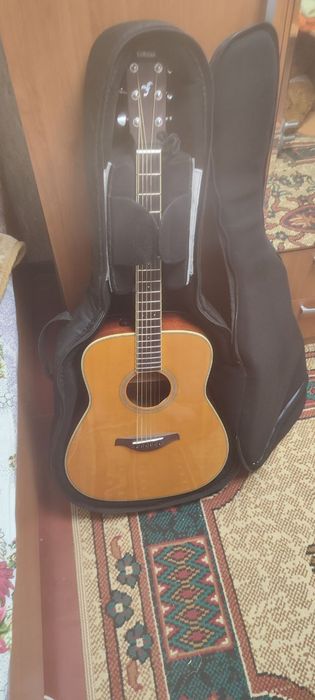 Продаю гитару в отличном состоянии  YM FGTA