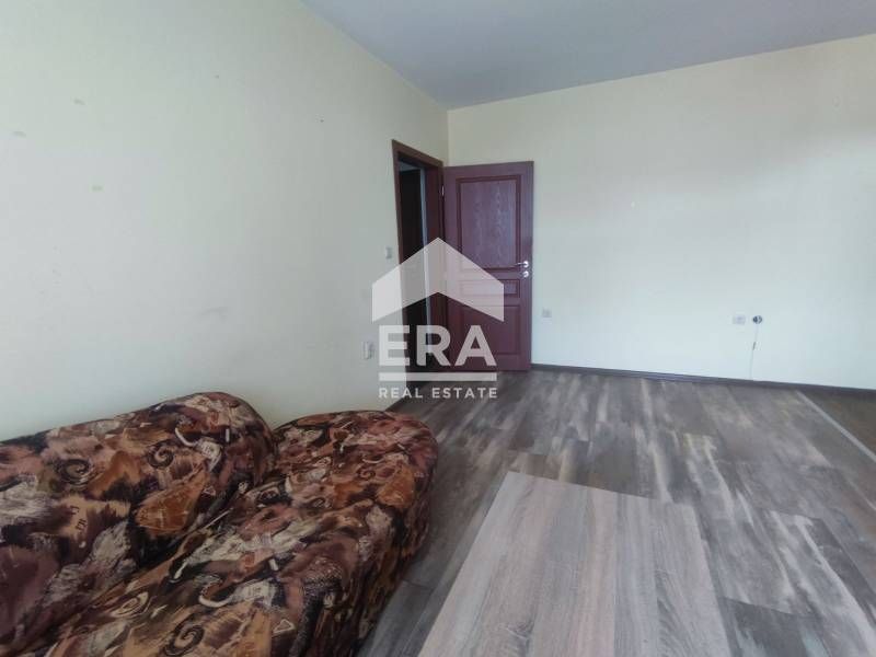 Дава се под наем Тристаен апартамент в Хасково, Любен Каравелов - 100 кв.м за 331.5 € - Снимка #2