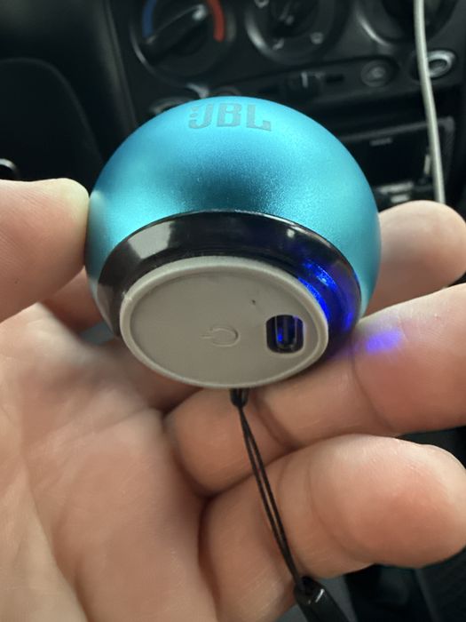 Mini kolonka JBL…. S birlokum