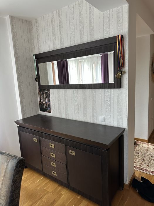 Vand mobila living