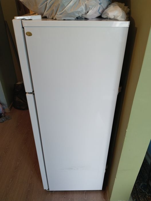 Холодильник продам бу но новый