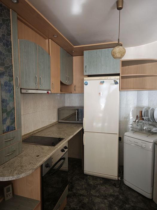 Кухня/кухненски шкафове