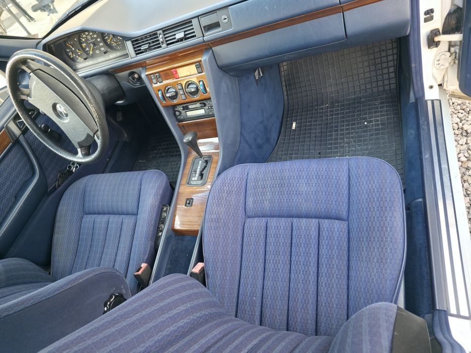 Mercedes-Benz W124