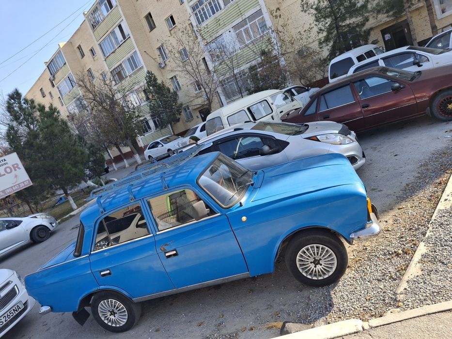 Москвич 412 сотилади