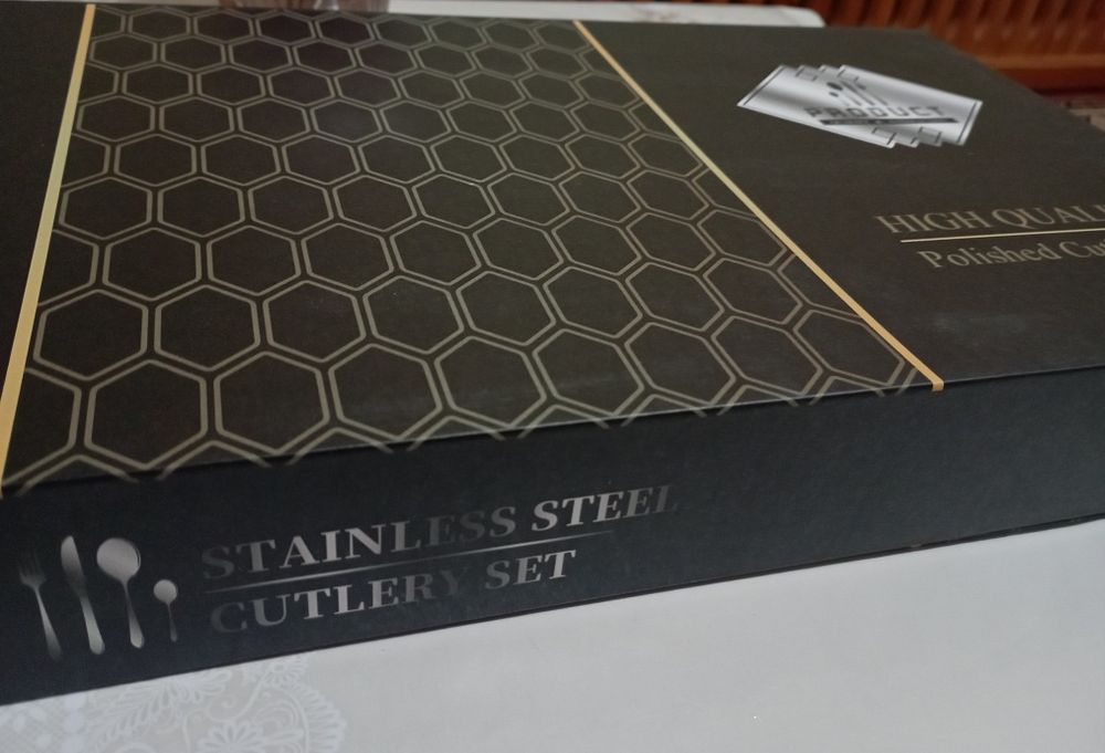 Stolovy nabor " vilka ,osh qoshiq , choy qoshiq , pichok stol uchun "