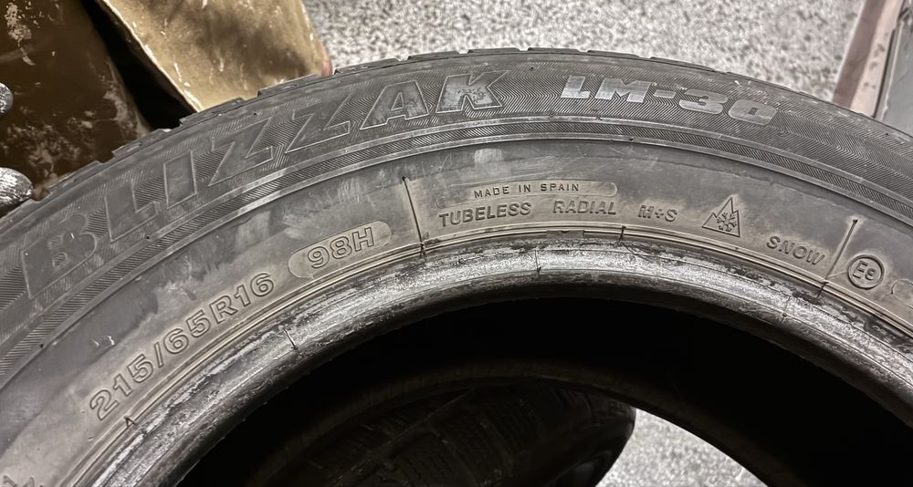 Гуми Bridgestone Blizzak LM-30  215/65R16 98H