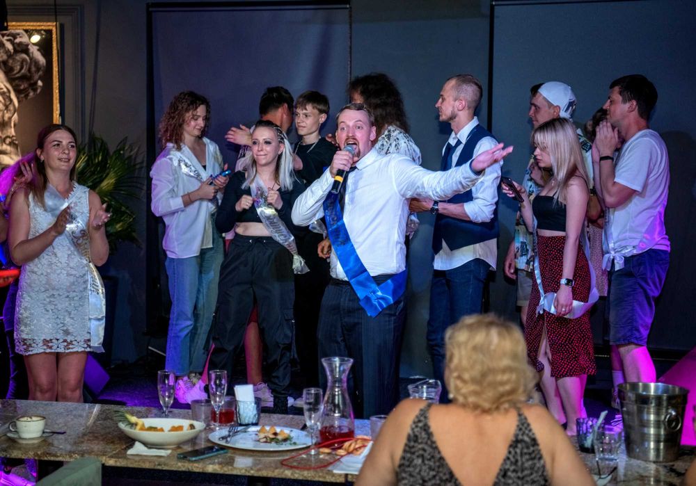 Ведущий Шоумен на праздник.