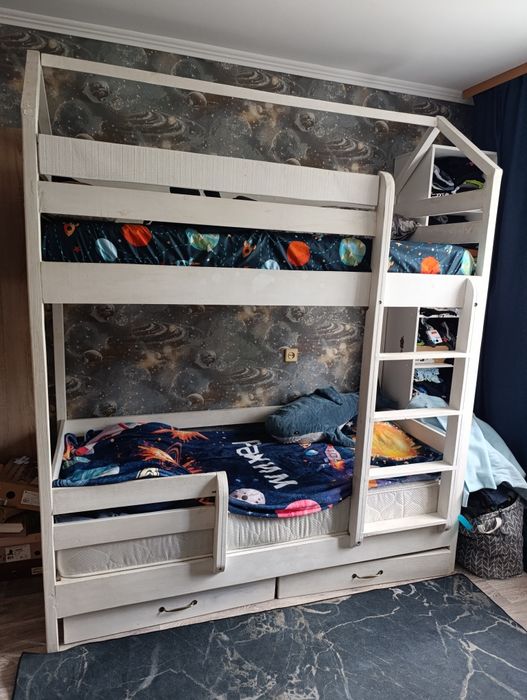 Кровать двухъярусная, дерево