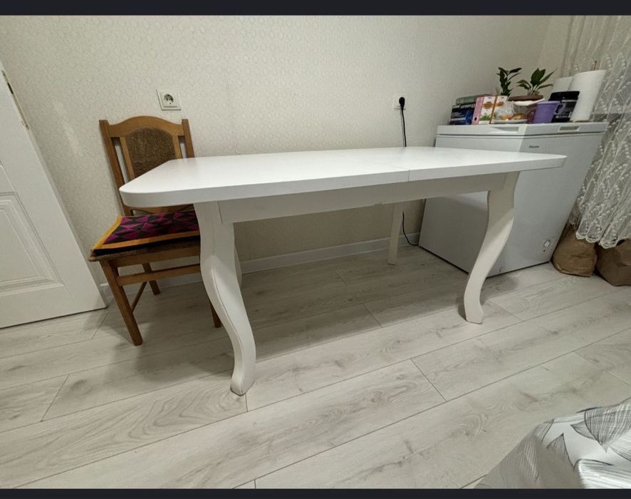 Продам стол в очень хорошем состояниц