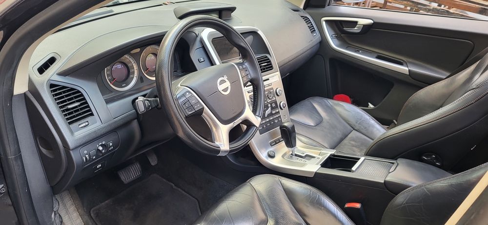 Volvo Xc 60 R -Dising 2011 cu cutia avariata.