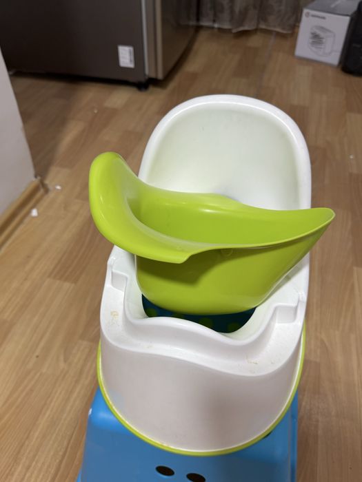 Продам гошок и поставка стульчик IKEA