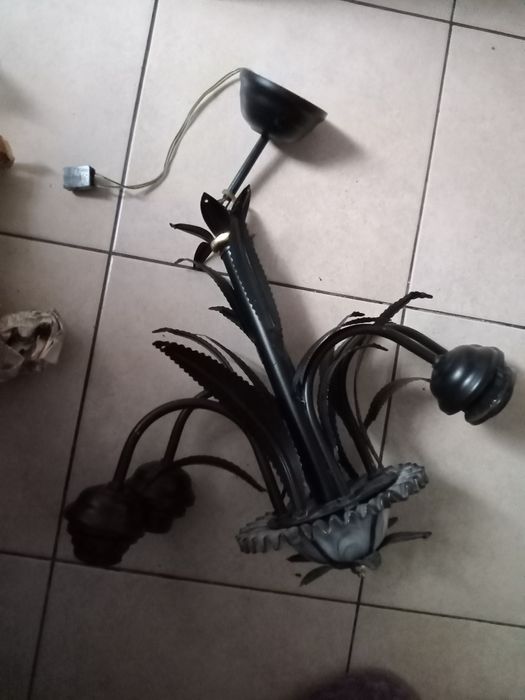 Продам люстру или плафоны