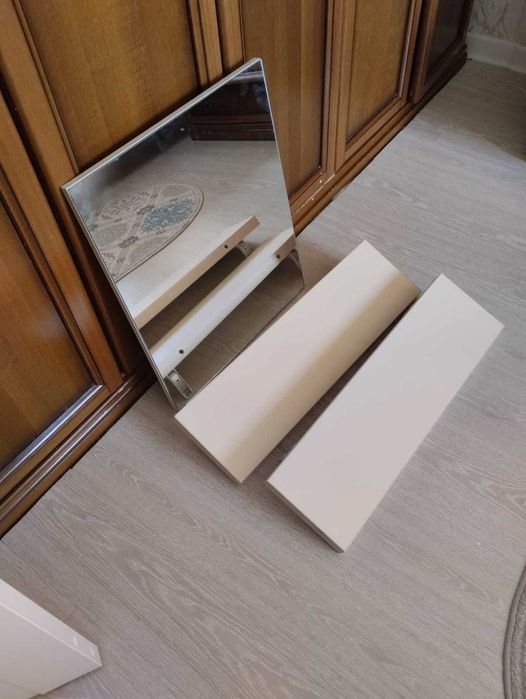 Зеркало в комплекте - 2 полки