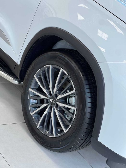 Chery Tiggo 8 pro - Toshkent Roxat avtosalonida