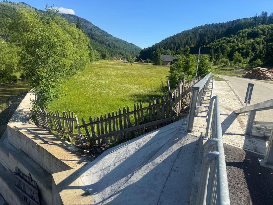 Teren intravilan com BRODINA, 30 de ari la dj 176 pret 1500€ pe ar total 45.000€ pretabil pentru cabana / casa etc pret usor negociabil . Acte la zi !