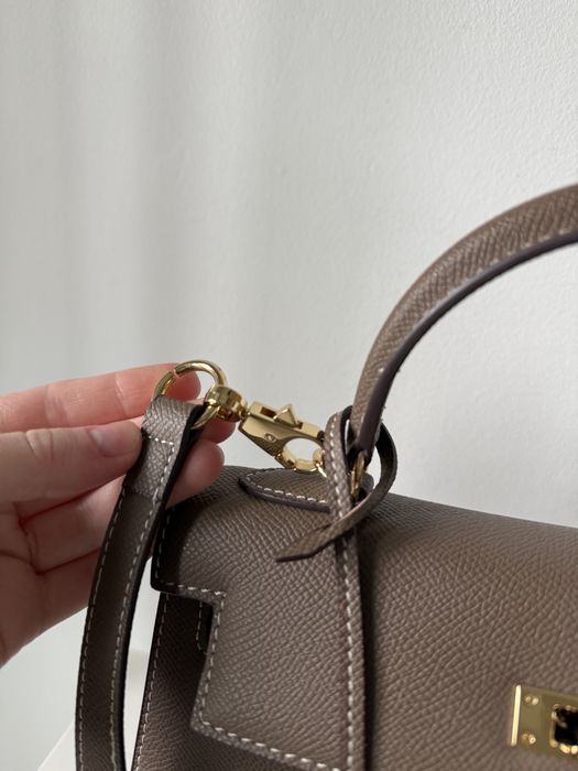 Geanta din 100% piele naturala taupe gold hardware