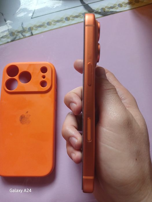 Iphone 17 Pro (Orange)